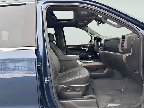 Used 2022 GMC Sierra 1500 SLT w/ SLT Convenience Package image 12