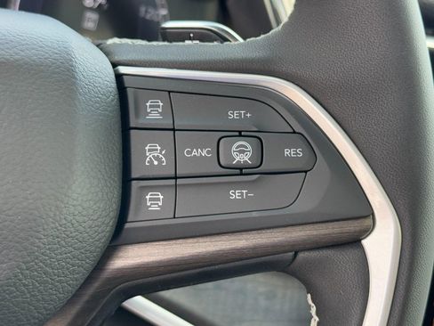 New 2026 Jeep Grand Cherokee L Limited w/ Limited Altitude Package AWD/4WD image 15