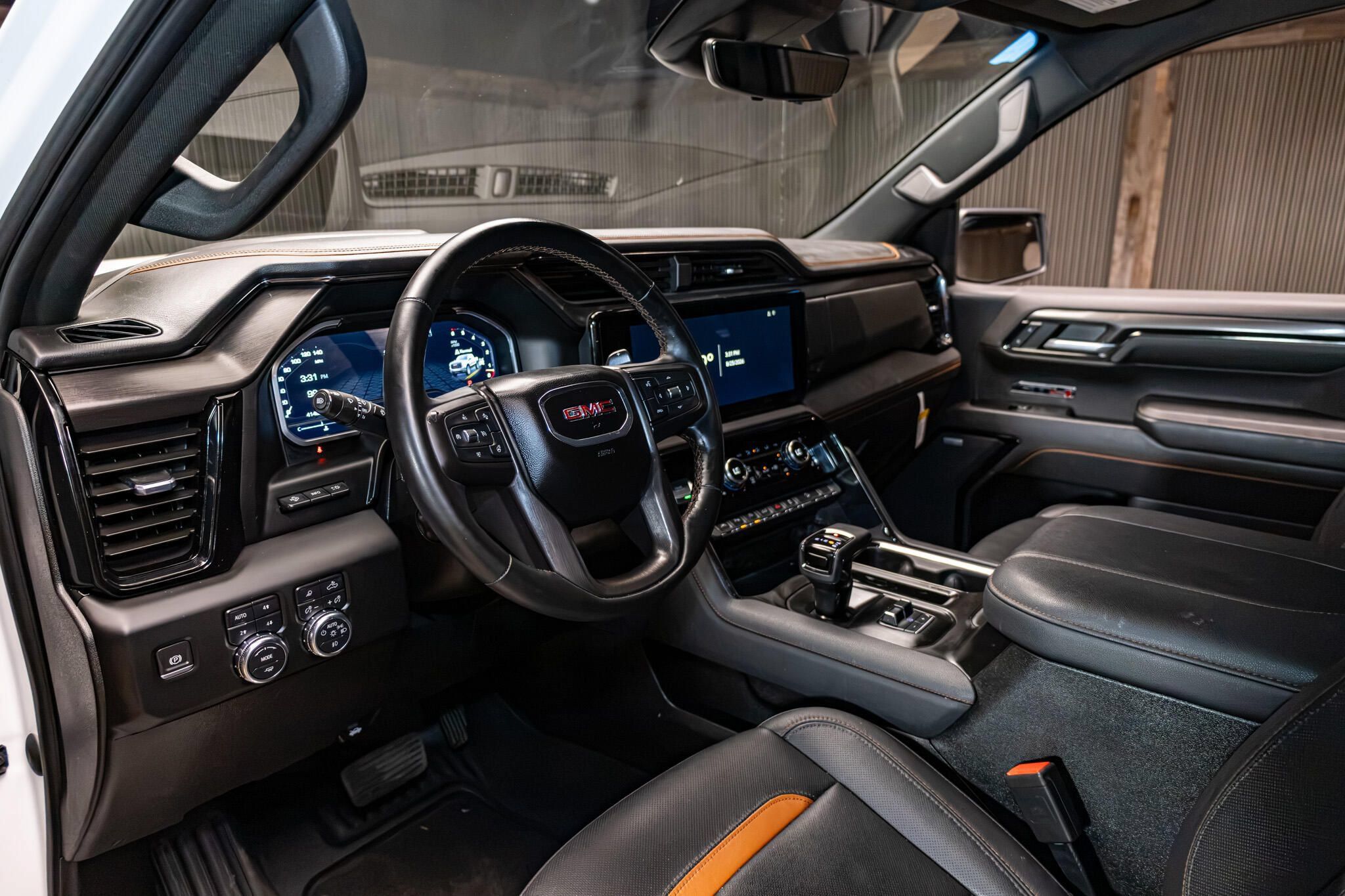 Used 2023 GMC Sierra 1500 AT4 w/ AT4 Premium Package AWD/4WD image 17