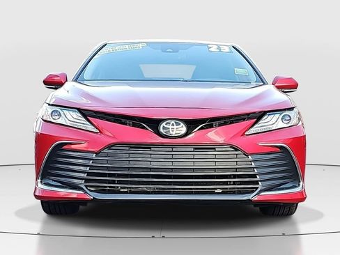 Used 2023 Toyota Camry XLE FWD image 2