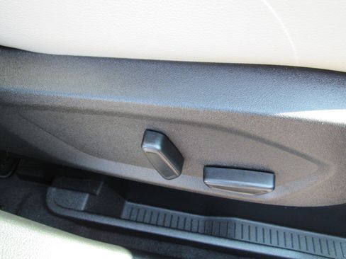 Used 2024 Ford Edge Titanium w/ Titanium Elite Package image 30