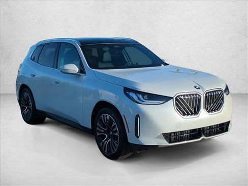 Certified 2025 BMW X3 xDrive30i w/ Premium Package AWD/4WD image 3