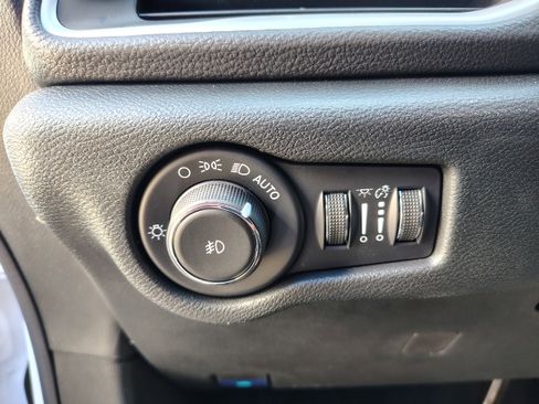 New 2026 Chrysler Pacifica Select image 25