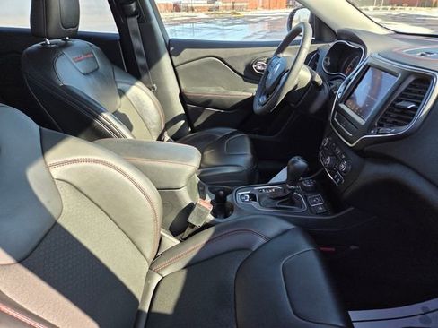 Used 2022 Jeep Cherokee Trailhawk image 39