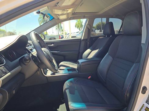 Used 2017 Toyota Camry SE w/ Moonroof Package FWD image 20