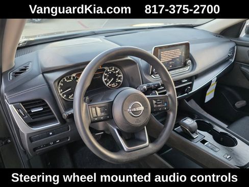 Used 2024 Nissan Rogue SV image 7