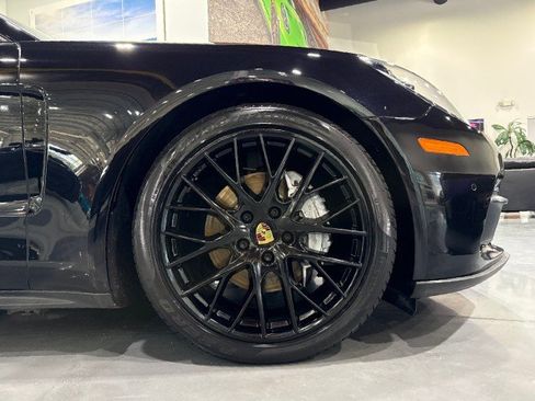 Used 2018 Porsche Panamera 4 AWD/4WD image 20