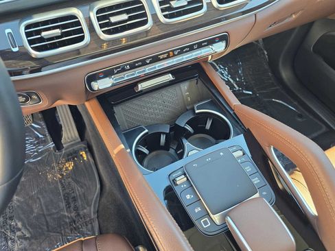 Used 2026 Mercedes-Benz GLS 450 4MATIC image 33