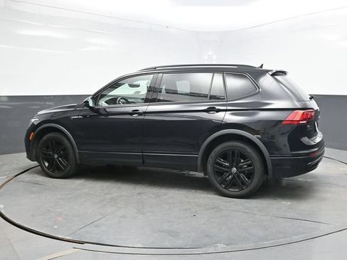 Used 2022 Volkswagen Tiguan SE R-Line AWD/4WD image 4