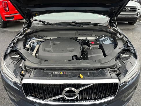 Used 2020 Volvo XC60 T5 Momentum image 30