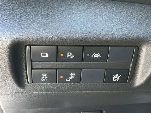 Certified 2025 Nissan Kicks Play S image 27