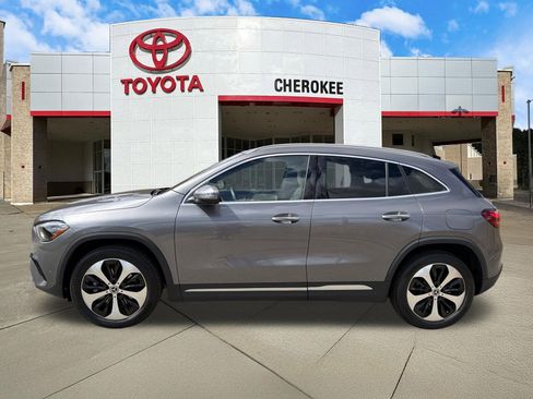 Used 2025 Mercedes-Benz GLA 250 4MATIC image 8