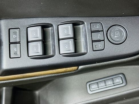 Used 2018 GMC Yukon XL Denali w/ Denali Ultimate Package image 15