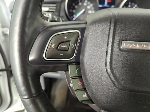 Used 2017 Land Rover Range Rover Evoque SE Premium image 22