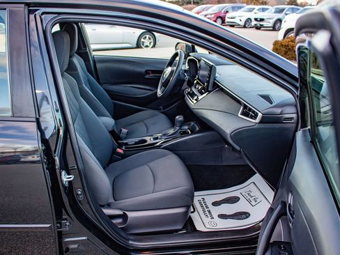 Used 2022 Toyota Corolla LE w/ Carpet Mat Package (TMS) image 18