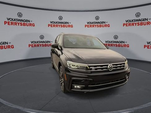 Used 2019 Volkswagen Tiguan SEL Premium R-Line AWD/4WD image 2