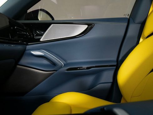 Used 2024 Ferrari Purosangue image 32