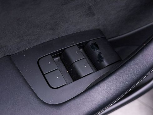 Used 2023 Tesla Model 3 Standard Range image 17