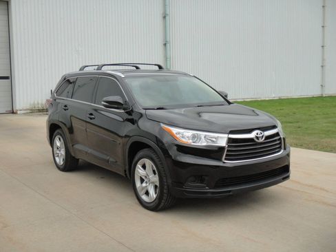 Used 2016 Toyota Highlander Limited FWD image 9