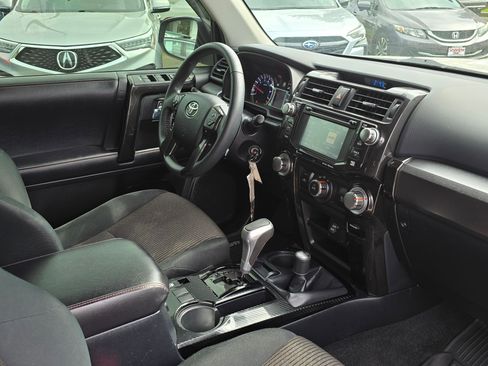 Used 2019 Toyota 4Runner TRD Off-Road AWD/4WD image 10