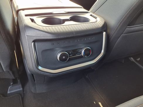 Used 2025 Ford Expedition Active AWD/4WD image 14