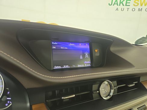 Used 2018 Lexus ES 350 image 19