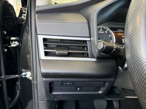 Used 2024 Mitsubishi Outlander ES FWD image 30