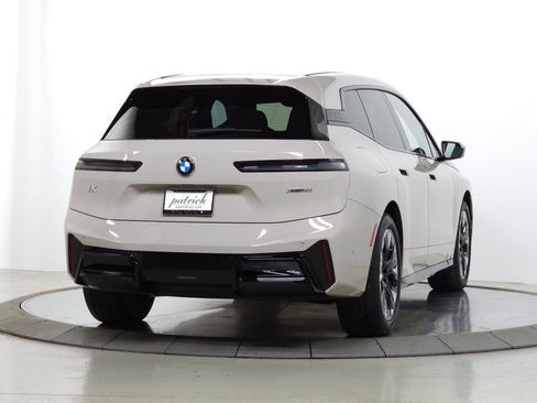 Used 2026 BMW iX xDrive60 AWD/4WD image 12
