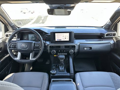 Used 2025 Toyota Tacoma SR5 AWD/4WD image 28