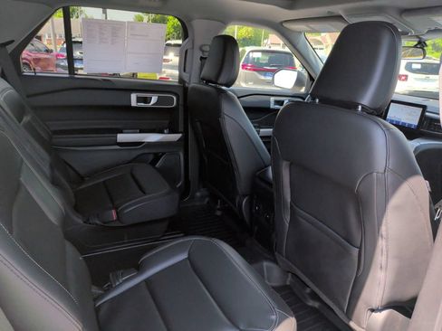 Certified 2023 Ford Explorer XLT w/ Equipment Group 202A AWD/4WD image 17