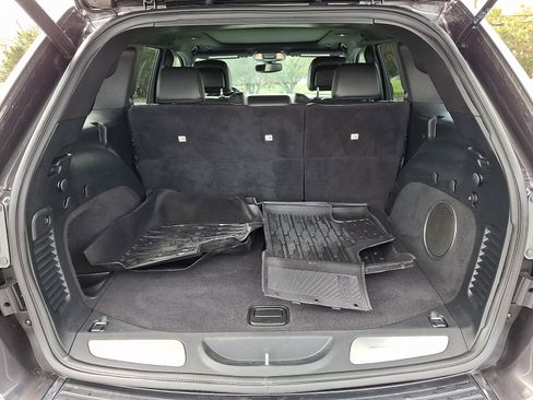 Used 2020 Jeep Grand Cherokee Overland image 29