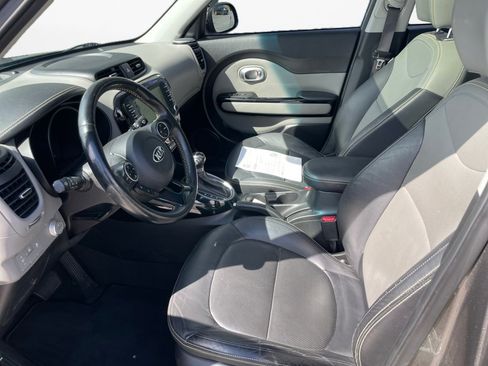 Used 2020 Kia Soul EX image 11