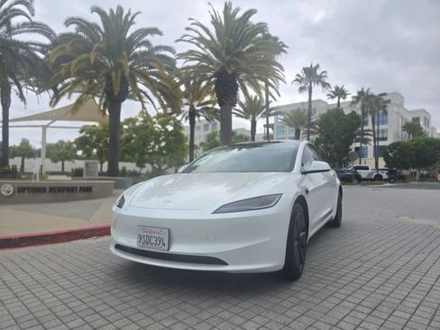 Used 2025 Tesla Model 3 Long Range RWD image 8