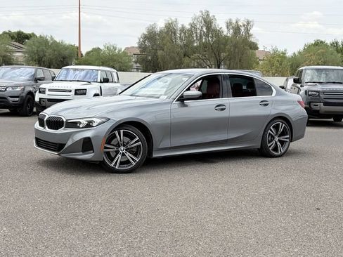 Used 2024 BMW 330i Sedan w/ Convenience Package RWD image 2