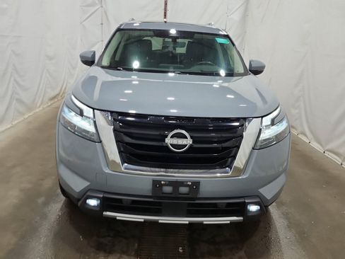Used 2023 Nissan Pathfinder SL AWD/4WD image 5