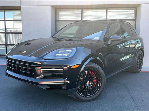 Certified 2024 Porsche Cayenne S AWD/4WD image 1
