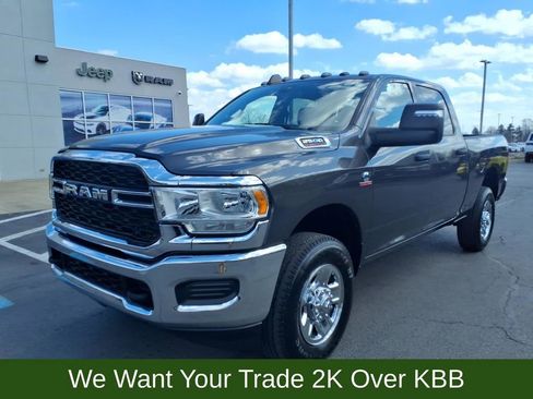 Used 2024 RAM 2500 Tradesman w/ Chrome Appearance Group image 8