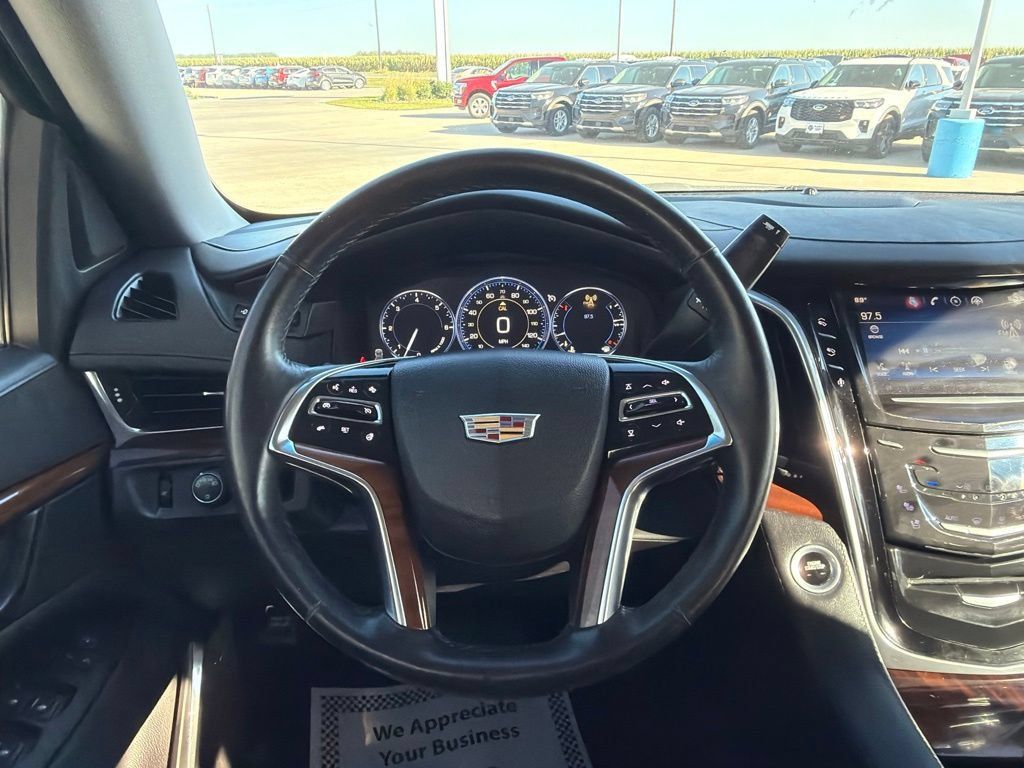 Used 2015 Cadillac Escalade Luxury RWD image 12