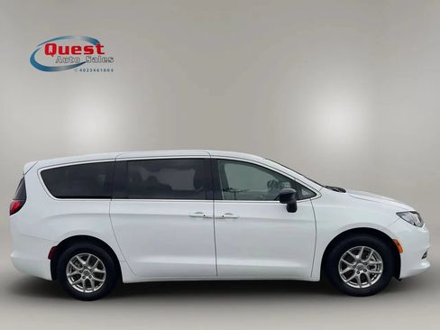 Used 2024 Chrysler Voyager LX FWD image 2
