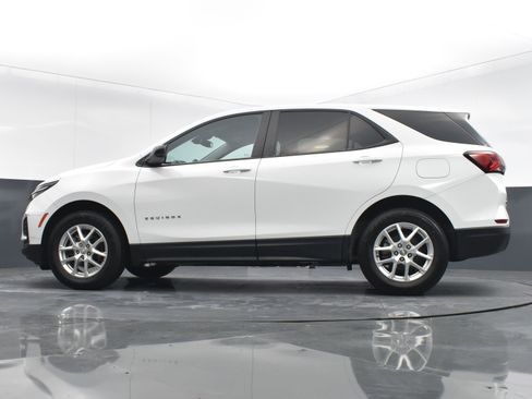 Used 2022 Chevrolet Equinox LS w/ LS Convenience Package FWD image 36