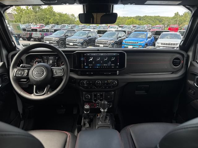 Used 2024 Jeep Wrangler Unlimited Rubicon AWD/4WD image 27