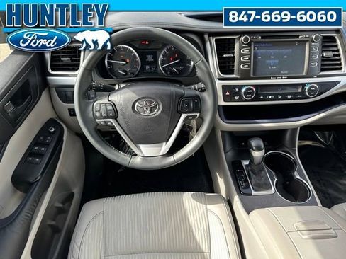 Used 2016 Toyota Highlander Plus image 17