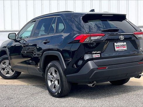 Used 2025 Toyota RAV4 LE AWD/4WD image 15