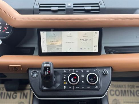 Used 2024 Land Rover Defender 110 X-Dynamic SE image 26
