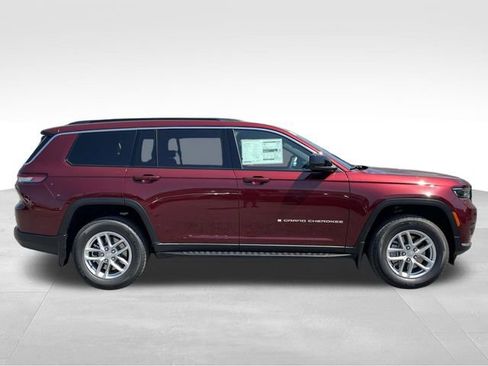 New 2025 Jeep Grand Cherokee L Laredo image 8