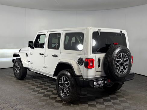 Certified 2025 Jeep Wrangler Sahara image 8