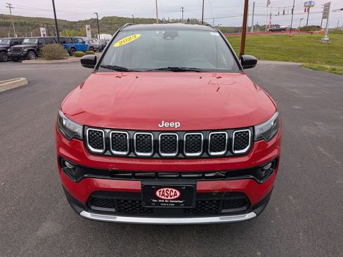 Used 2023 Jeep Compass Limited AWD/4WD image 9