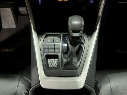 Used 2022 Toyota RAV4 XLE w/ Carpet Mat Package (TMS) AWD/4WD image 31
