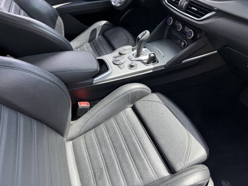 Used 2022 Alfa Romeo Stelvio Veloce AWD/4WD image 29