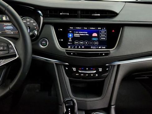 Certified 2025 Cadillac XT5 Premium Luxury w/ LPO, Floor Liner Package image 16